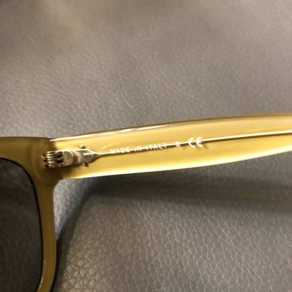 ***SOLD***Authentic CHANEL sunglasses 🕶 like new - Picture 6 of 11